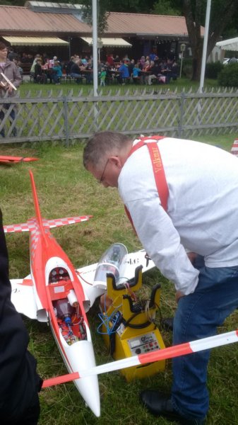 jetfliegenaufflughafeninmichelstadt.jpg