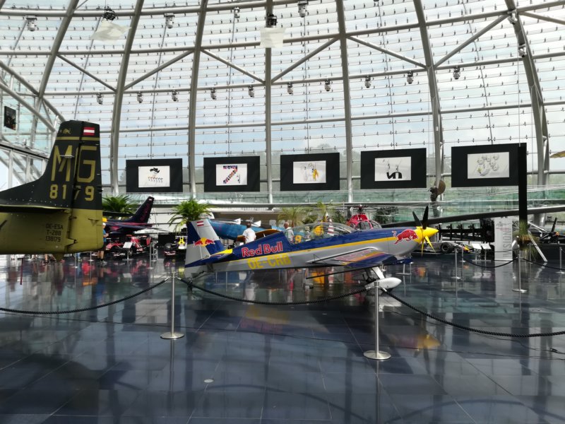 insidehangar718.jpg
