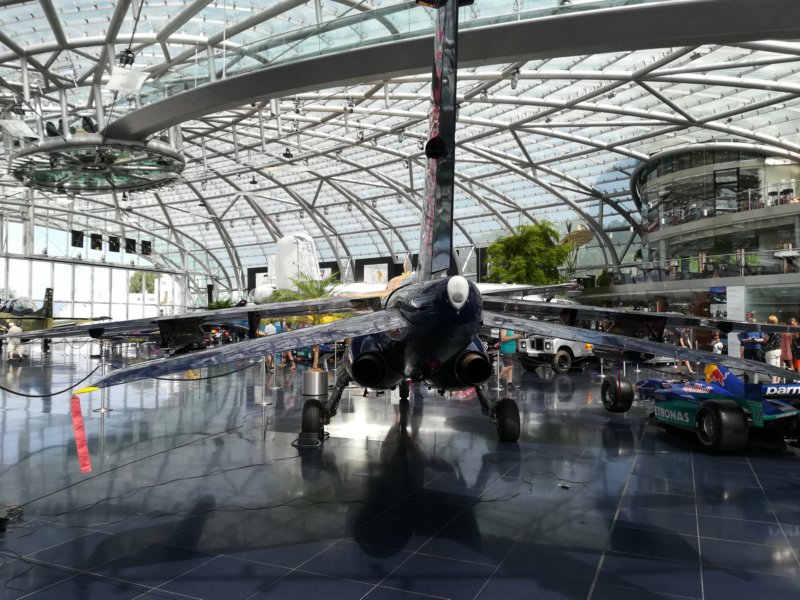 insidehangar724.jpg