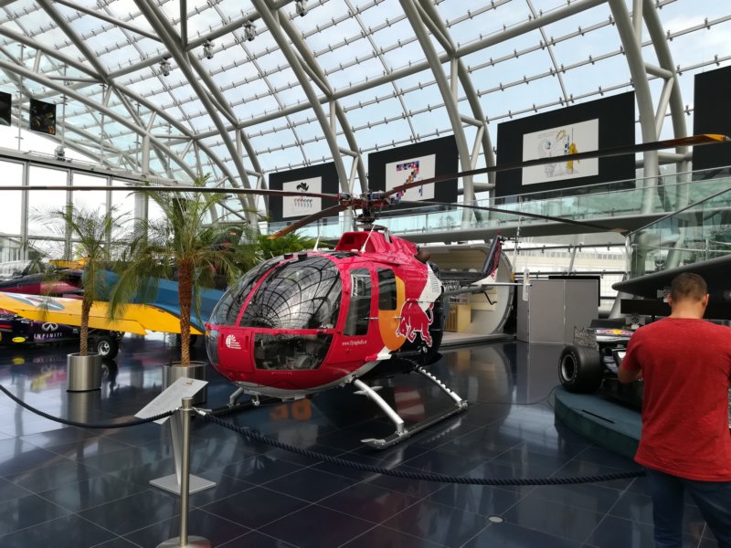 insidehangar77.jpg