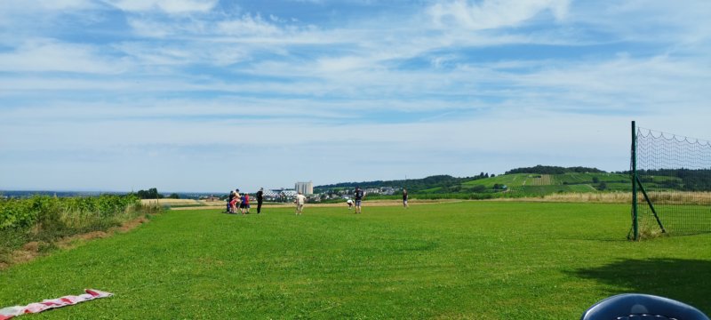 abschlussaufdemflugplatz1907202479.jpg